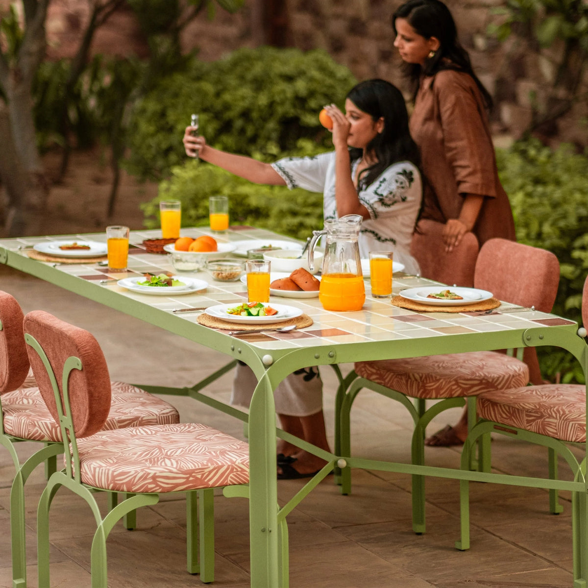Thar Courtyard Outdoor Dining Set
