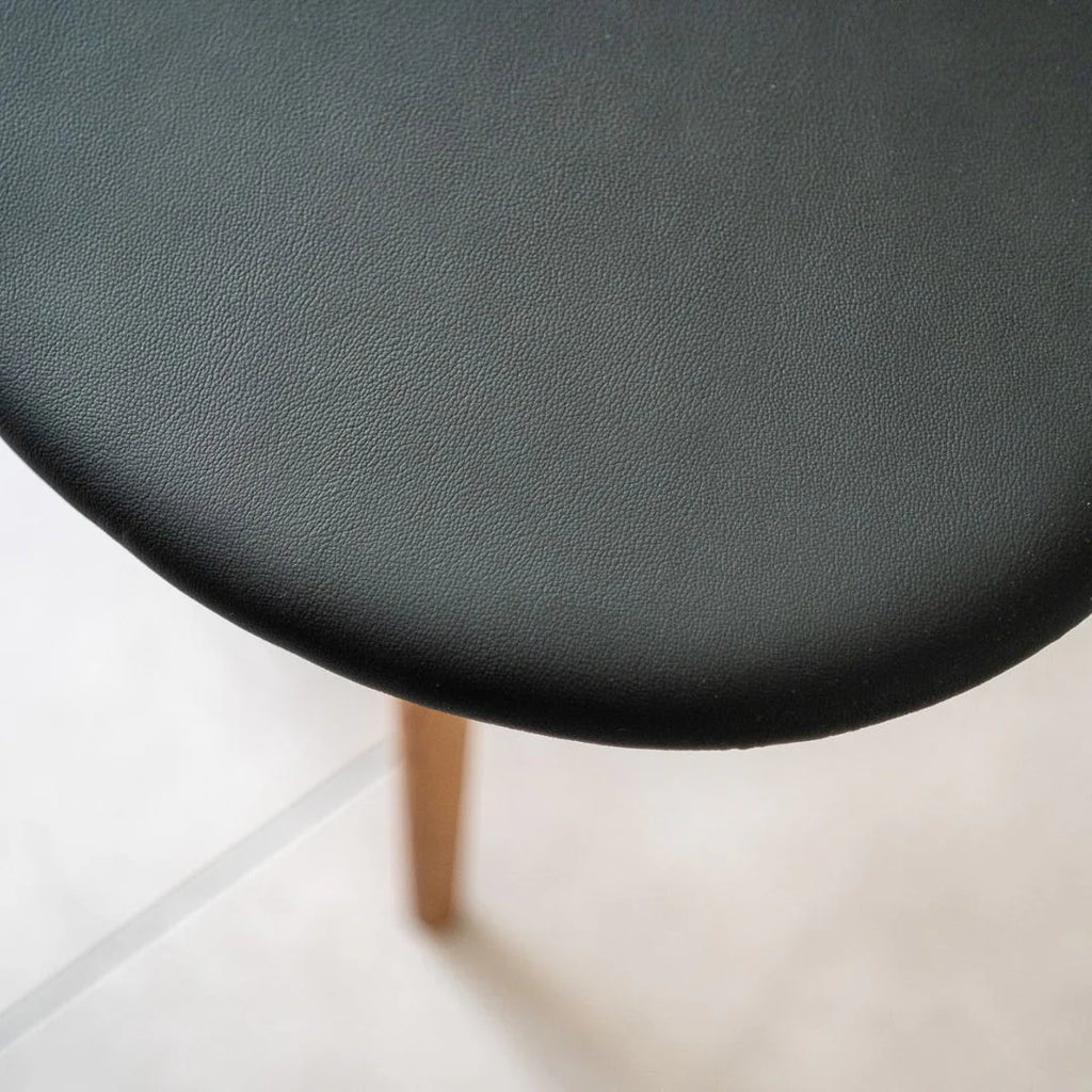 Magnus Curved Chair
