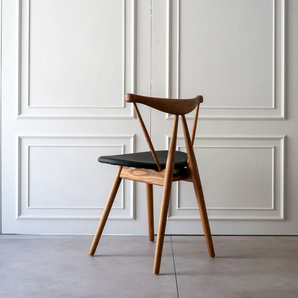 Magnus Curved Chair