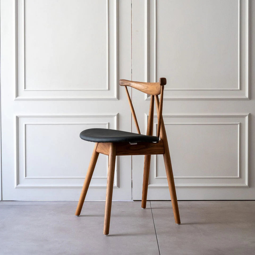 Magnus Curved Chair