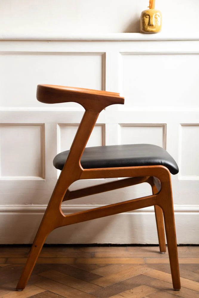 Blackthorne Chair
