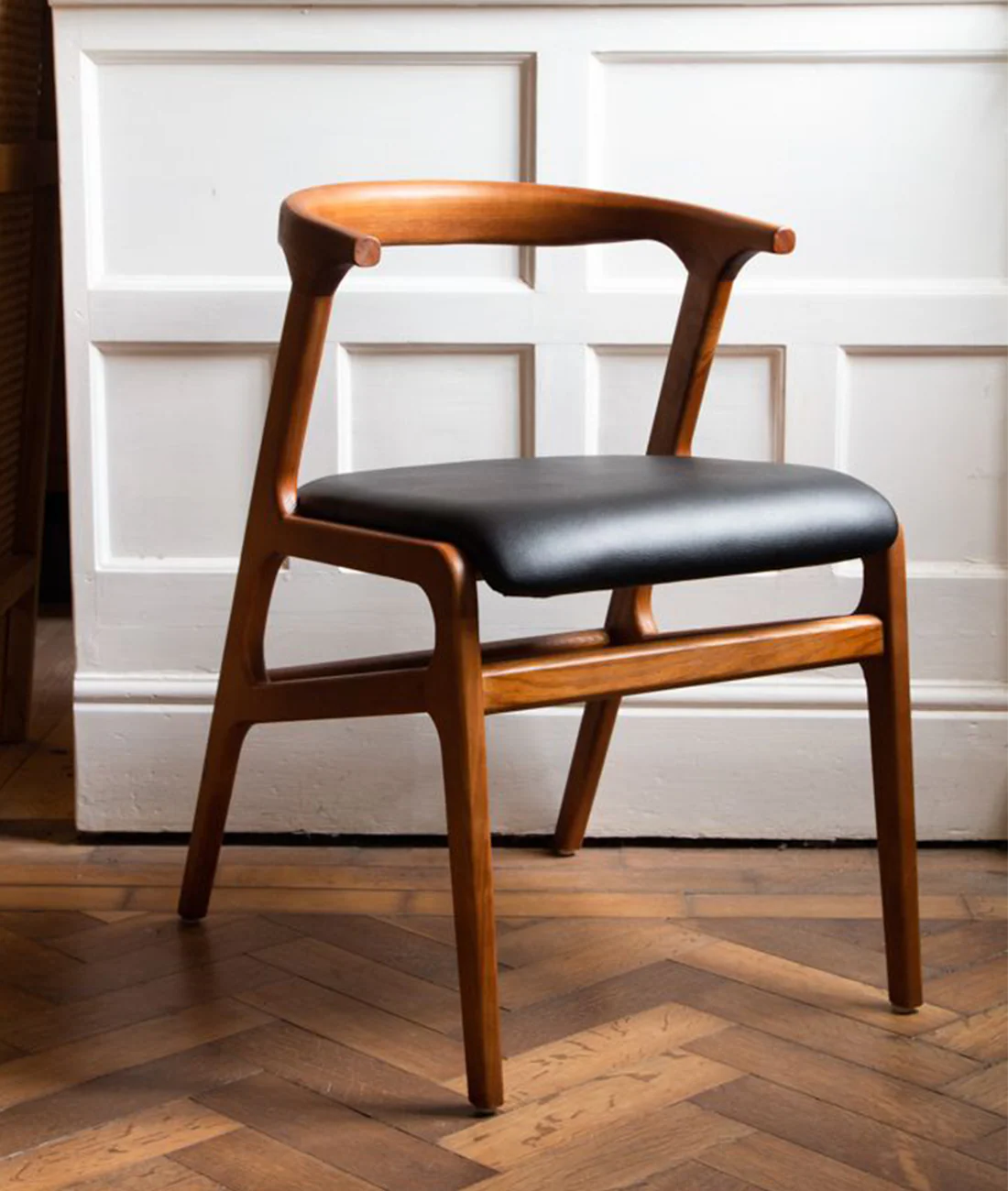 Blackthorne Chair – Marwar Handicraft