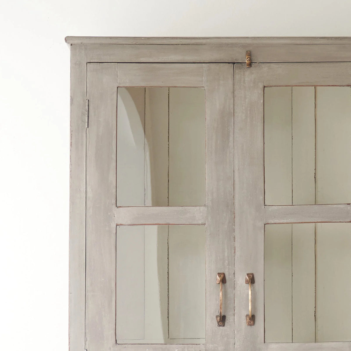 Cairn Cupboard – Smoke Natural