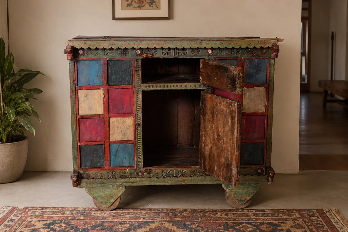 Caravan Damchiya Cabinet