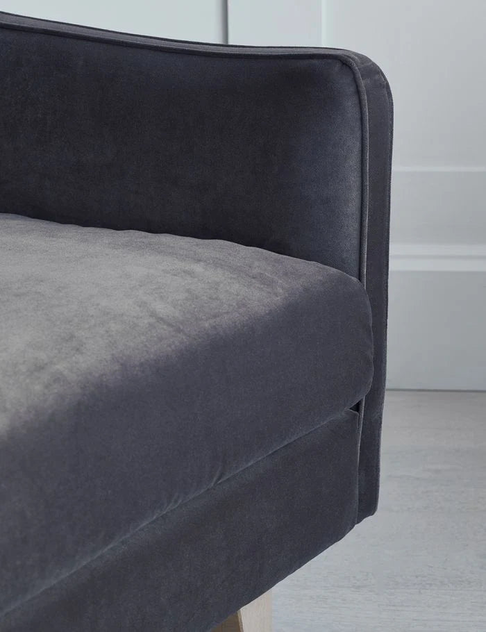 Rovin Classic Armchair