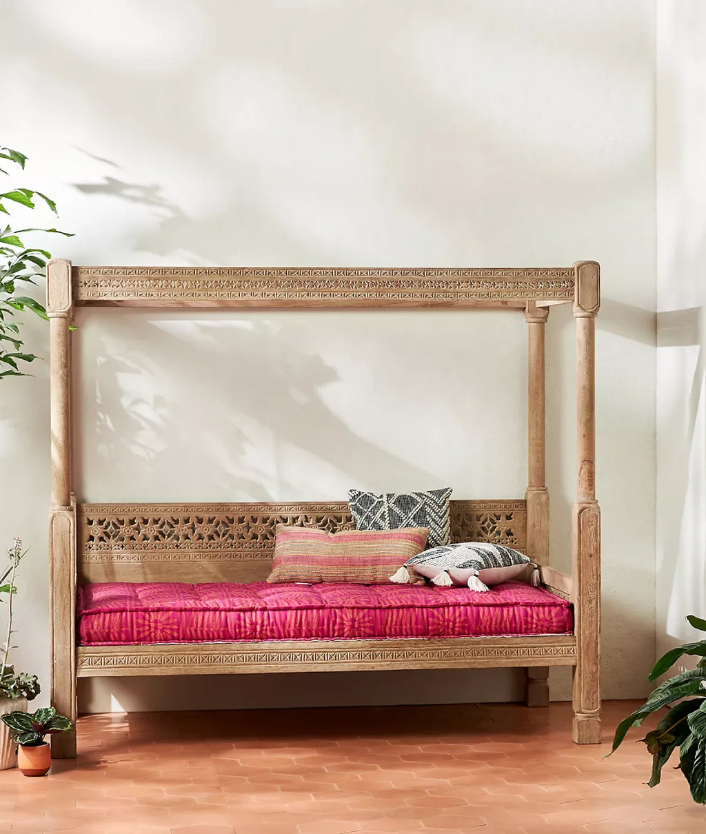Elara Daybed