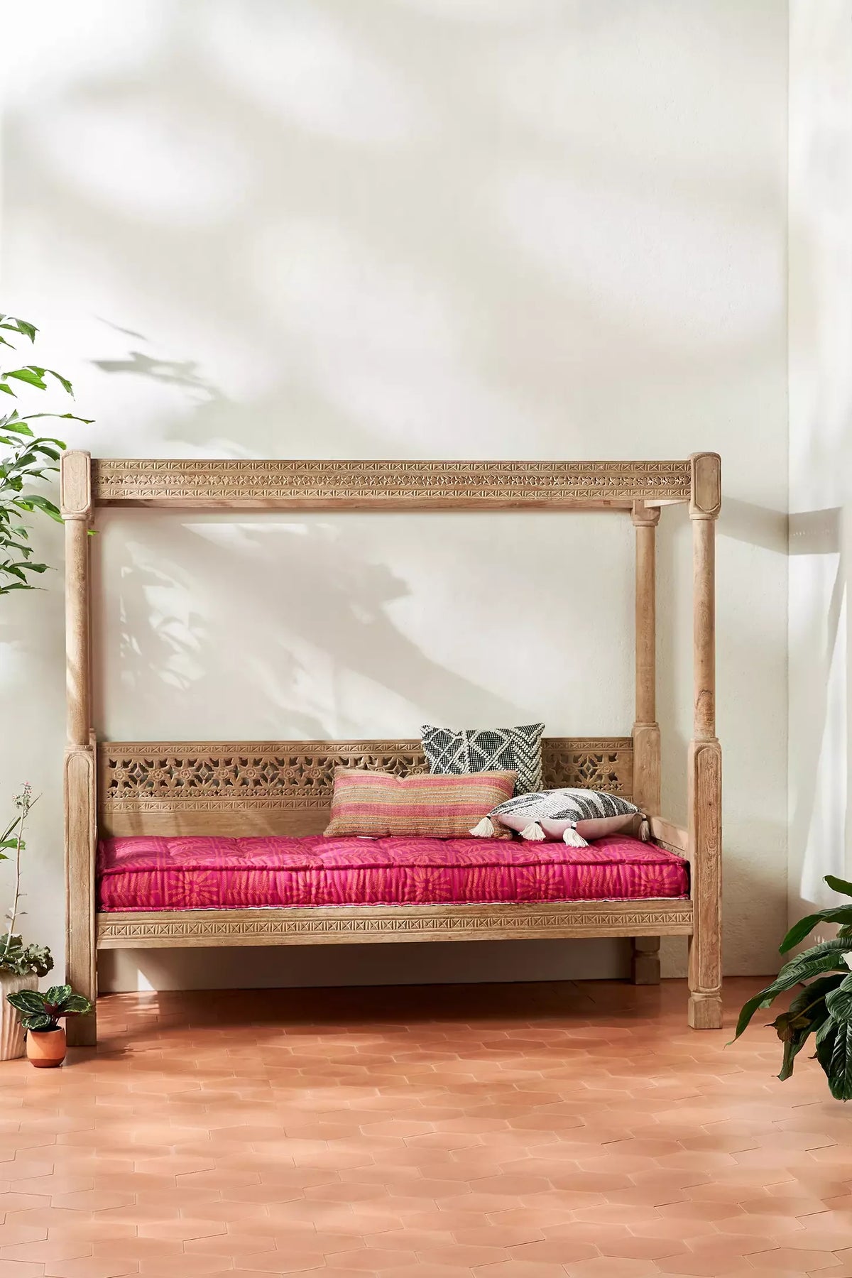 Elara Daybed
