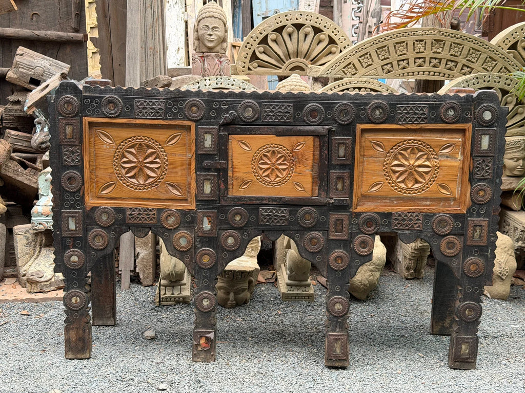 Chateau Sideboard