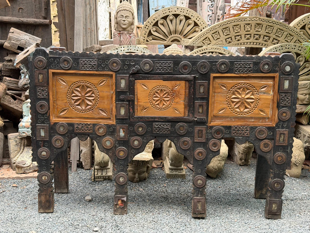 Chateau Sideboard