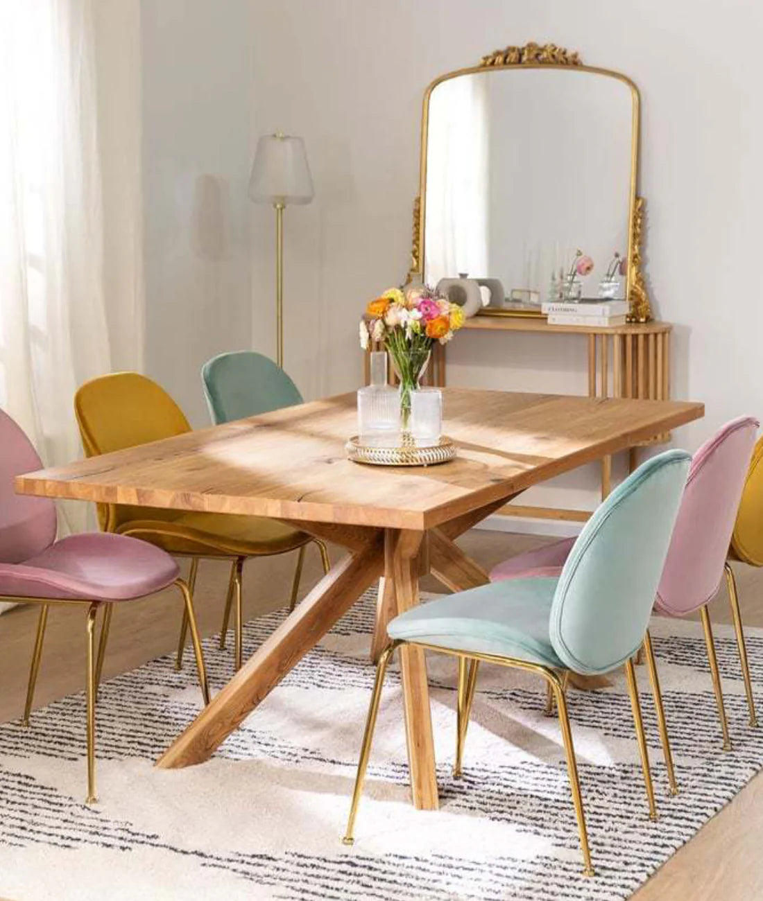 Leo Dining Table