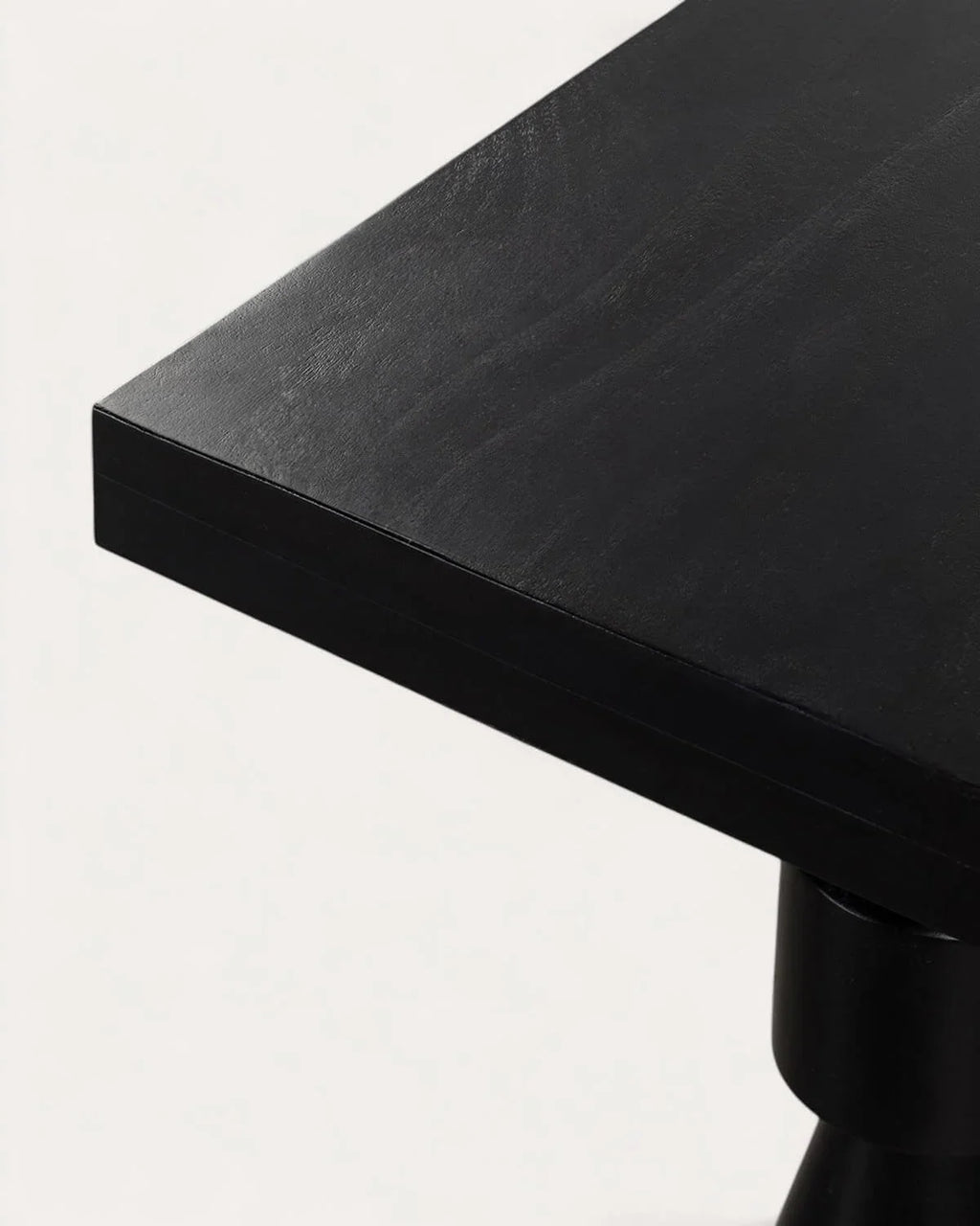 BlackMoor Dining Table