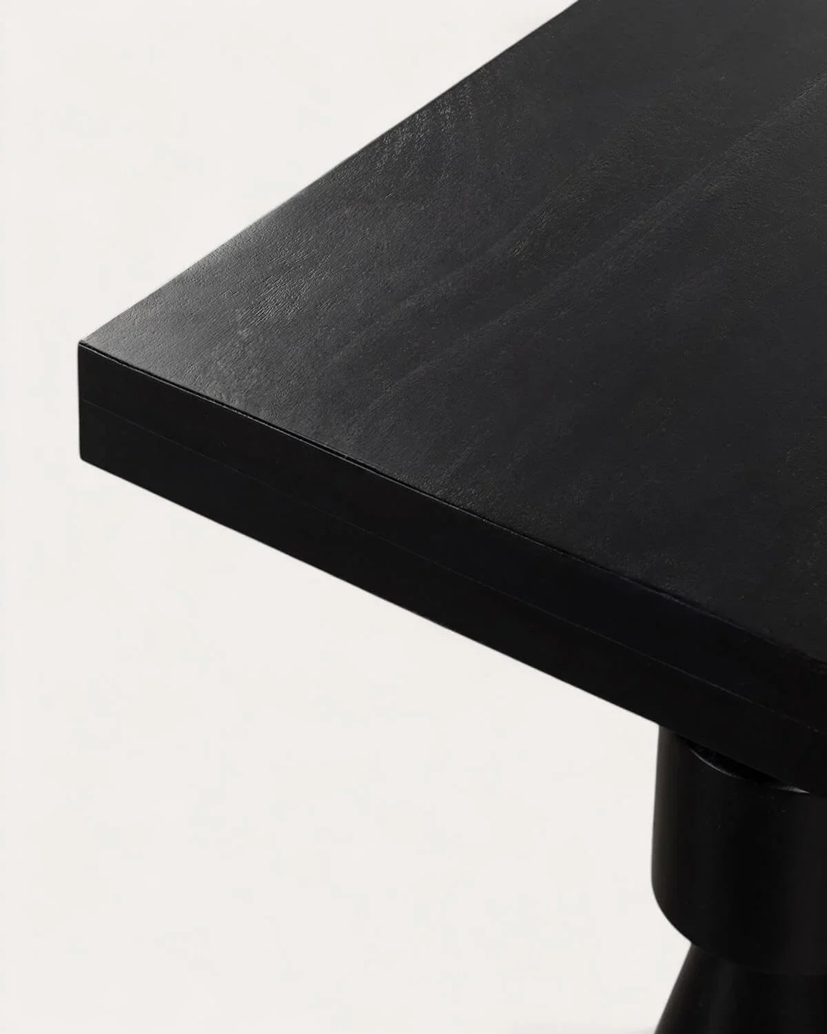 BlackMoor Dining Table