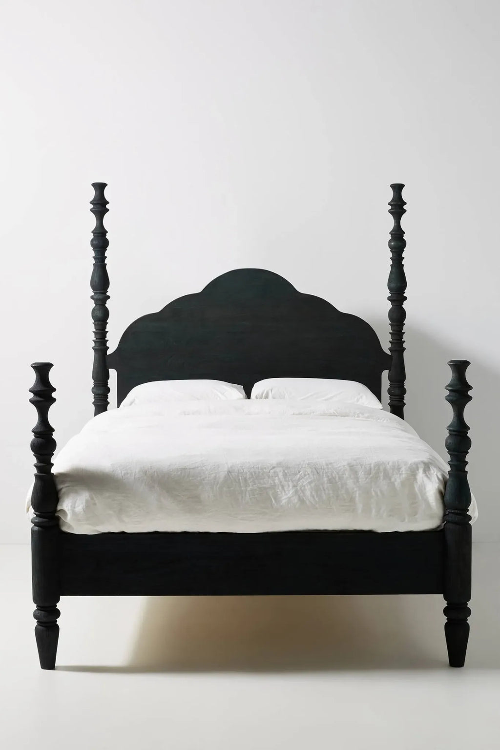 Alvis Poster Bed