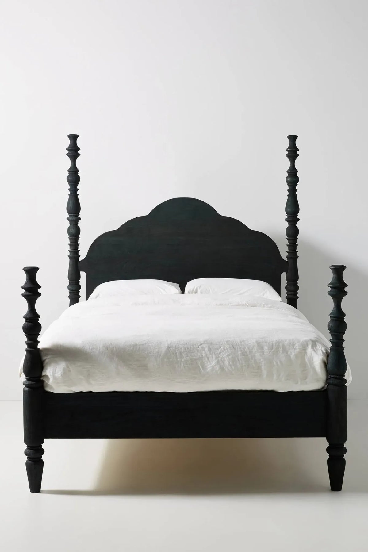 Alvis Poster Bed