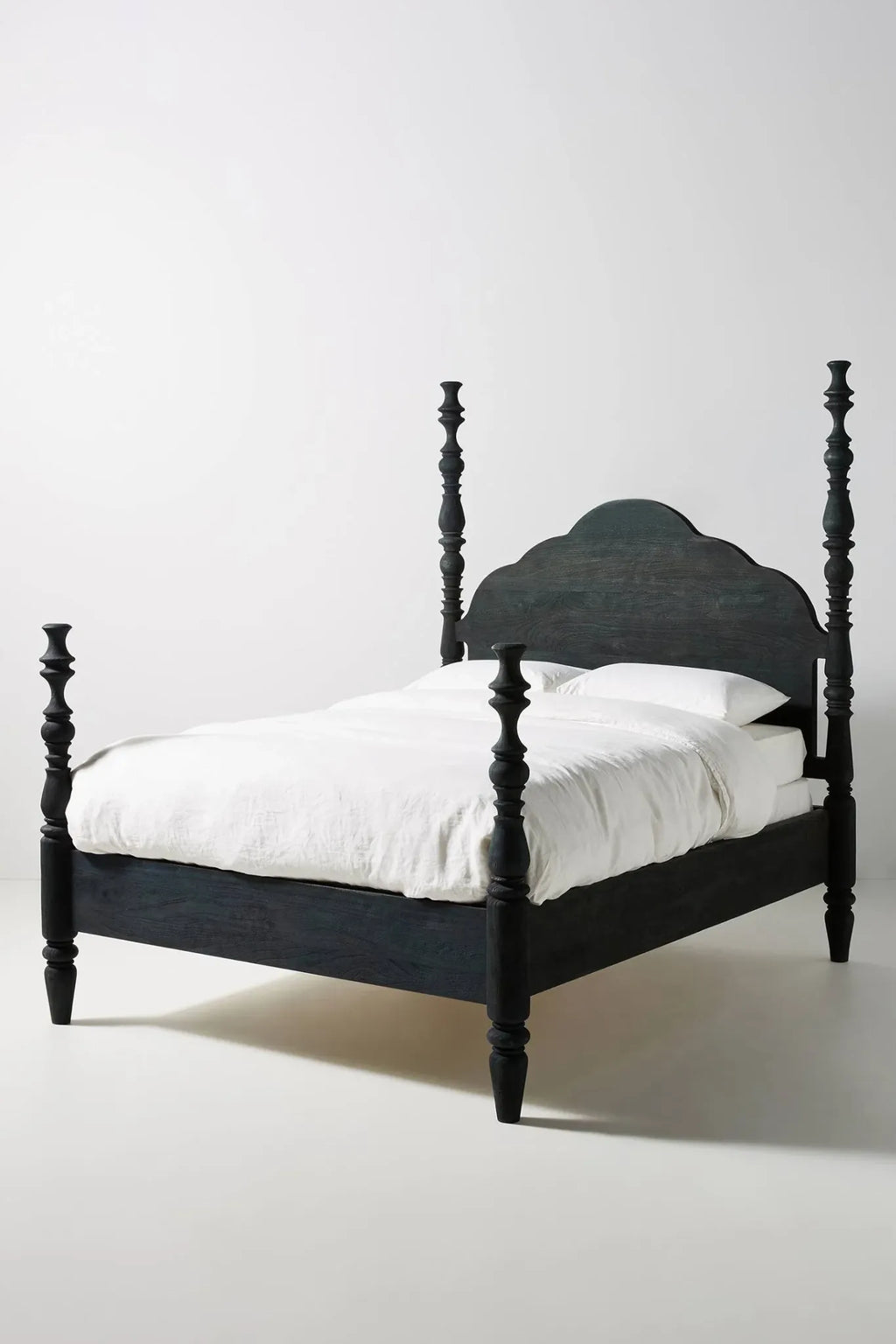 Alvis Poster Bed