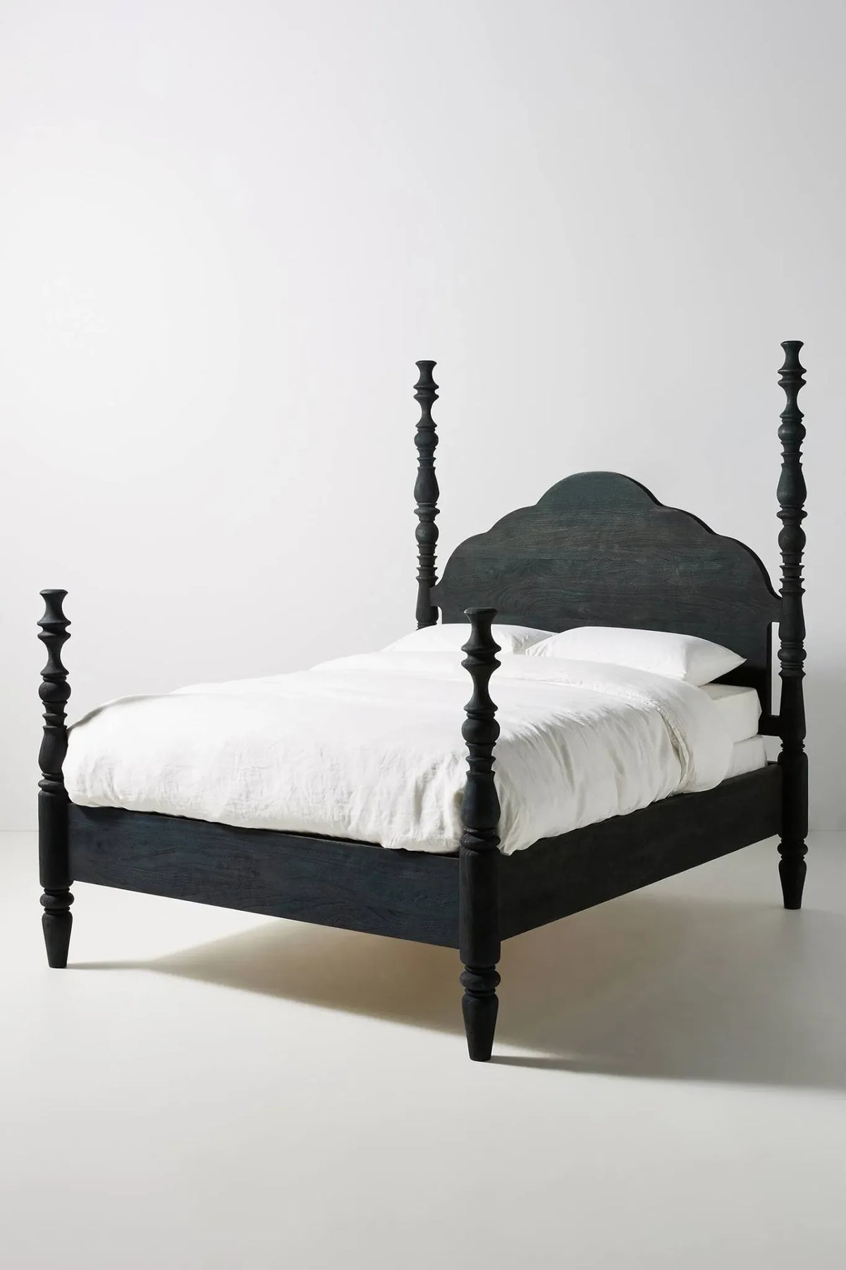 Alvis Poster Bed