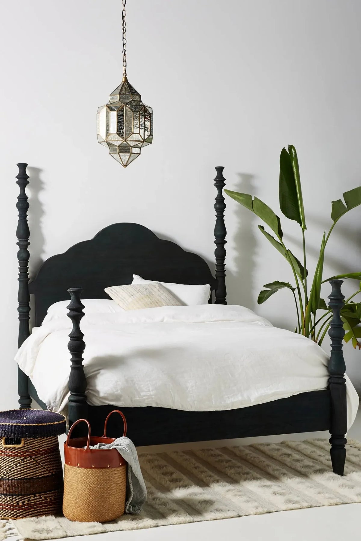Alvis Poster Bed